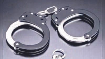 img handcuff 2 1 nsl6cua7jpg